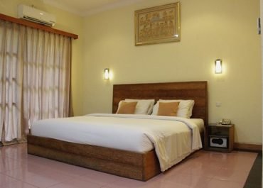 Ring Sameton hotel bedroom interior